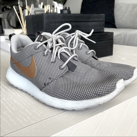 Gray and Gold Nike Roshe One | Women’s size 7 - Picture 2 of 4